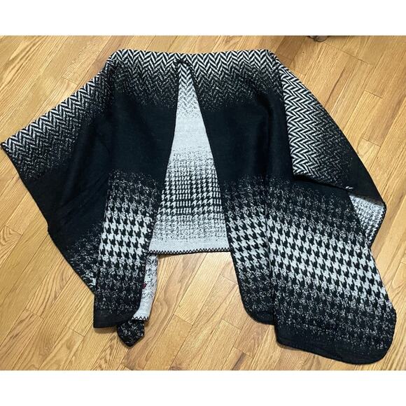 Woven Stripped Herringbone Black‎ White Gray Blanket Wrap Scarf - Picture 1 of 4